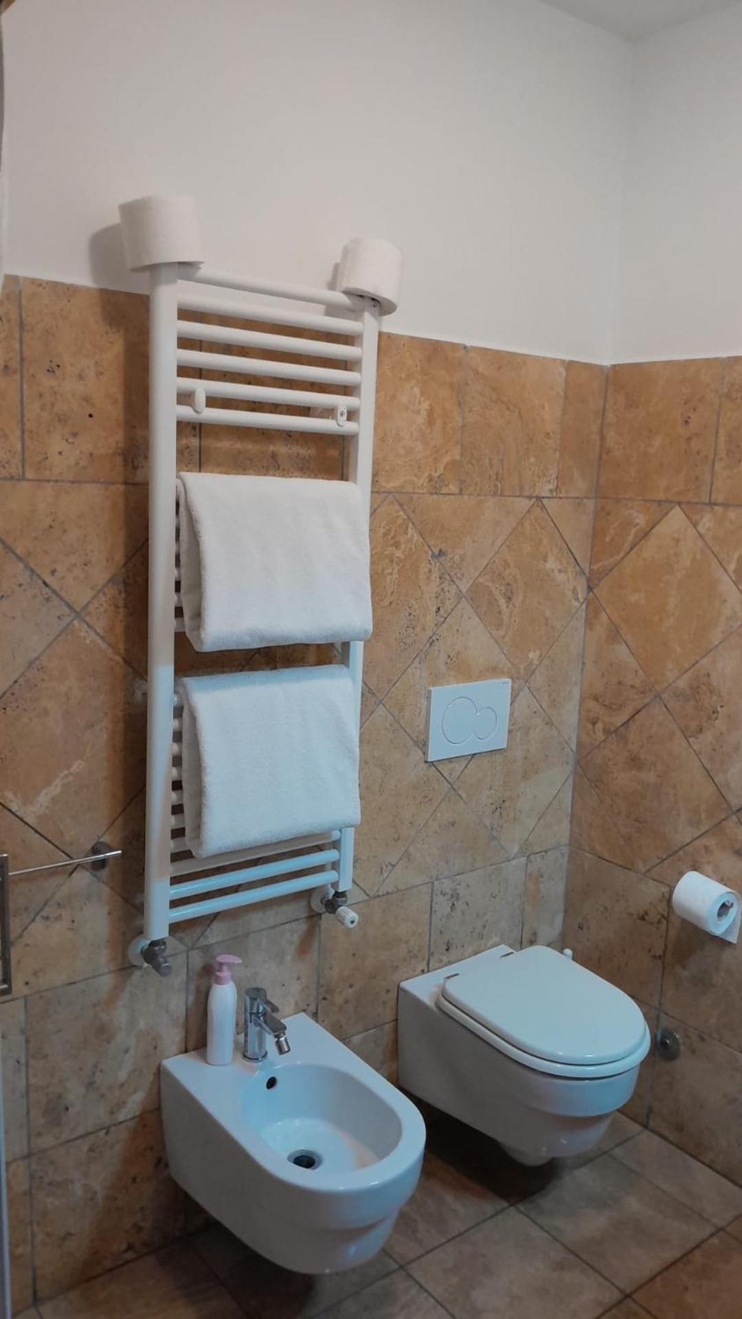 Rainbow Sweet Rooms Valmontone Ngoại thất bức ảnh
