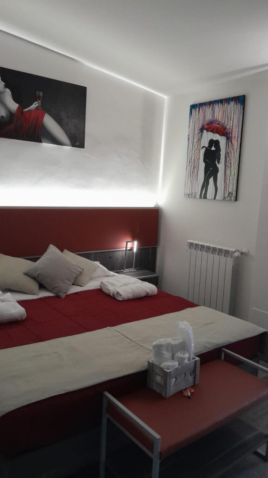 Rainbow Sweet Rooms Valmontone Phòng bức ảnh
